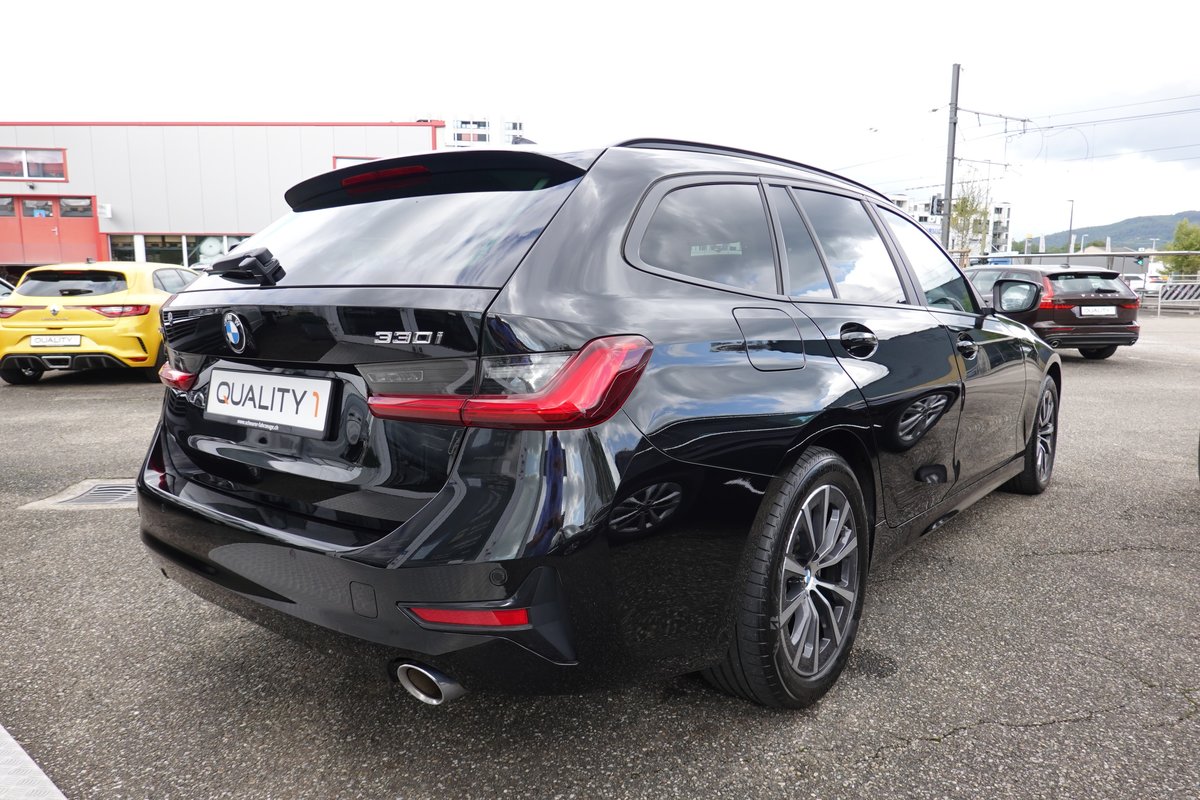 BMW 330i - TOURING - XDRIVE - "ADVANTAGE" - STEPTRONIC - 258 PS, Petrol, Second hand / Used, Automatic - 4