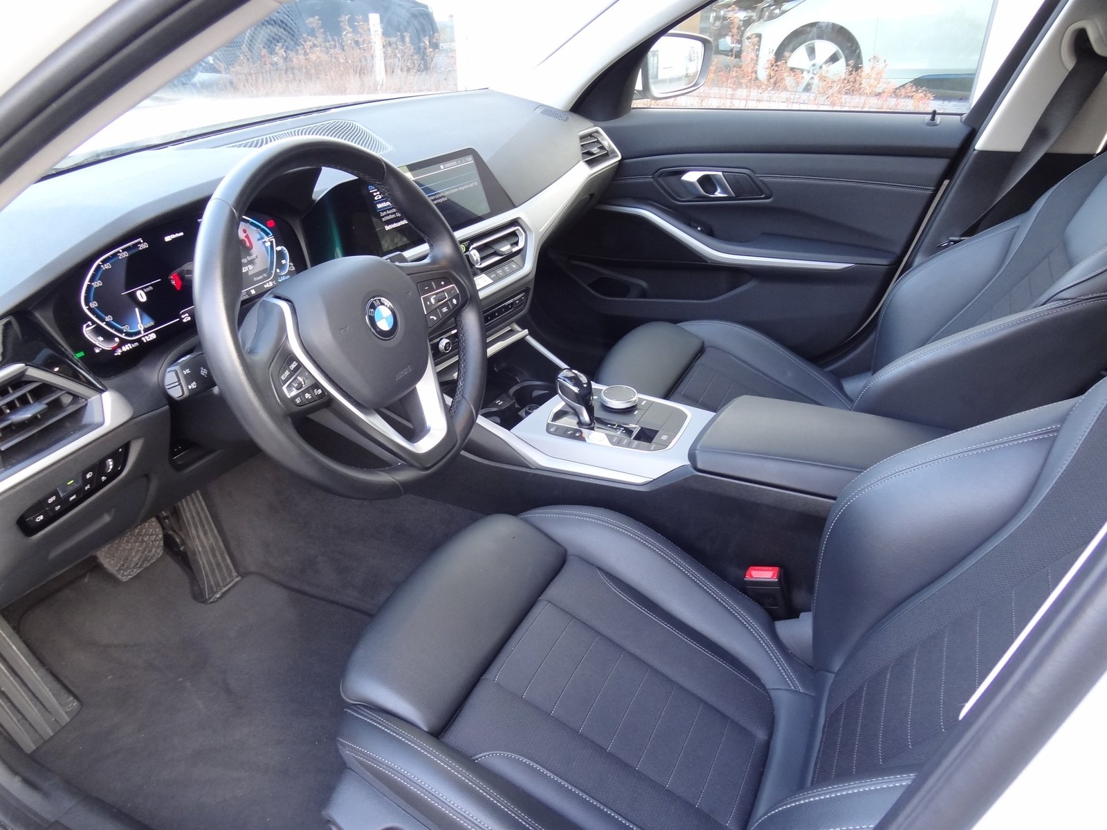 BMW 330e x DriveTouring Steptronic, Plug-in-Hybrid Benzin/Elektro, Occasion / Gebraucht, Automat - 5