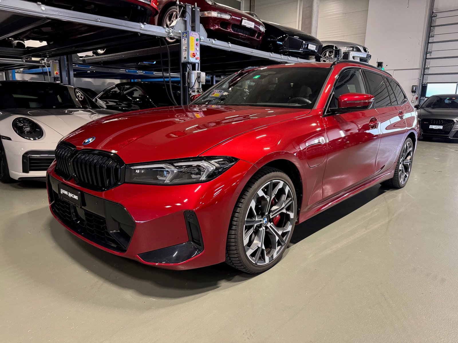 BMW 330e x DriveTouring Steptronic M Sport Pro