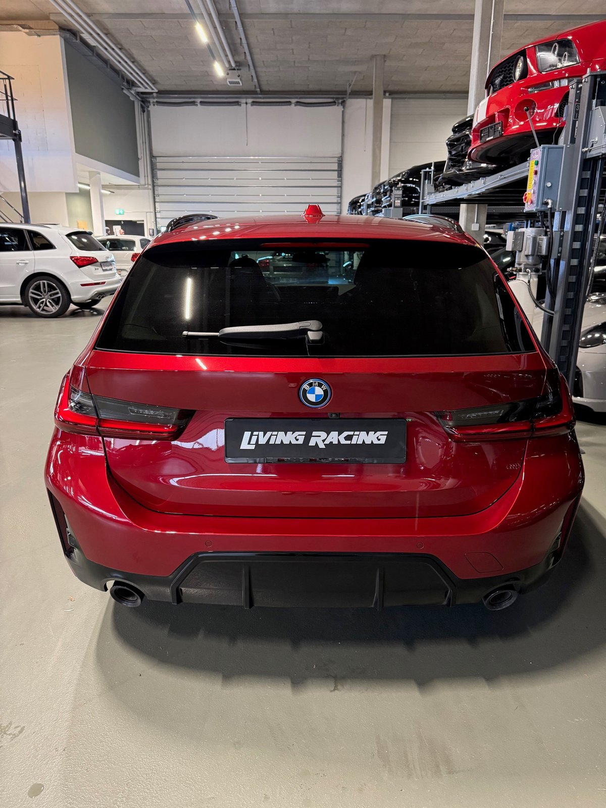 BMW 330e x DriveTouring Steptronic M Sport Pro, Hybride Rechargeable Essence/Électricité, Occasion / Utilisé, Automatique - 4