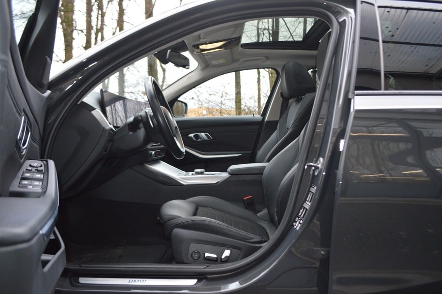 BMW 330i Touring Steptronic I Anhängerkupplung, Petrol, Second hand / Used, Automatic - 5