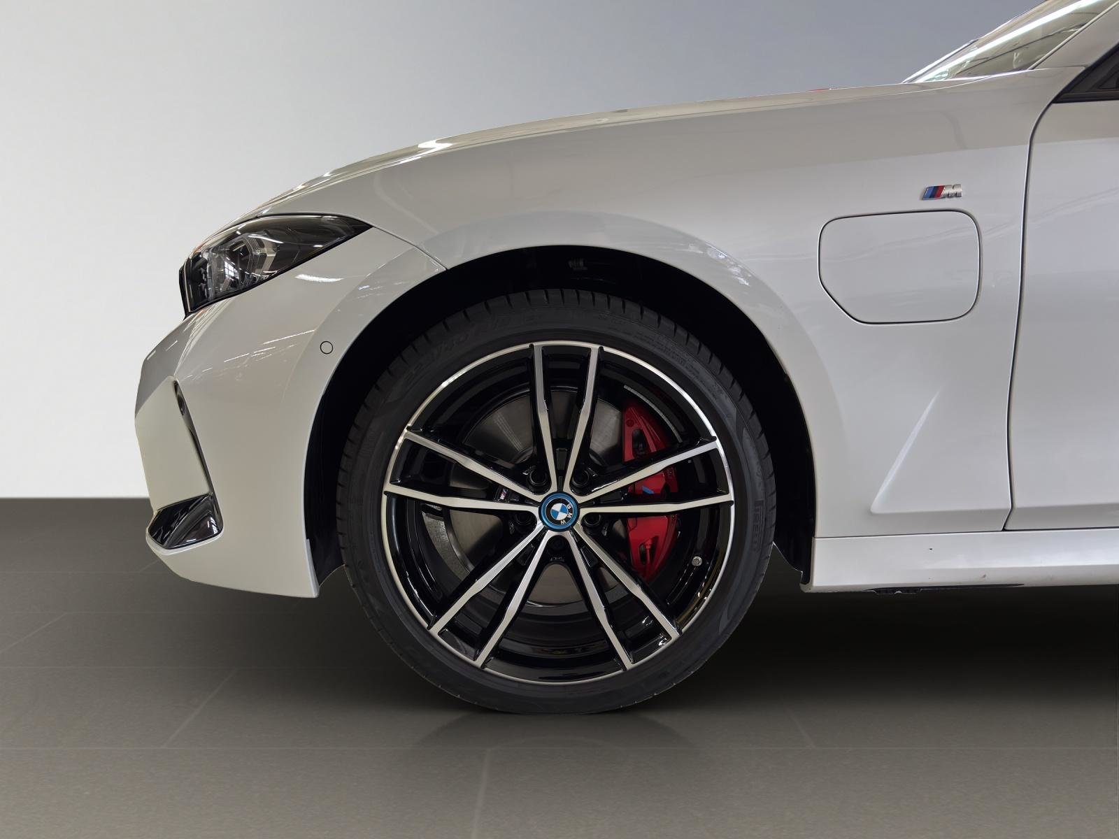 BMW 330e SAG Touring, Plug-in-Hybrid Benzina/Elettrica, Occasioni / Usate, Automatico - 3