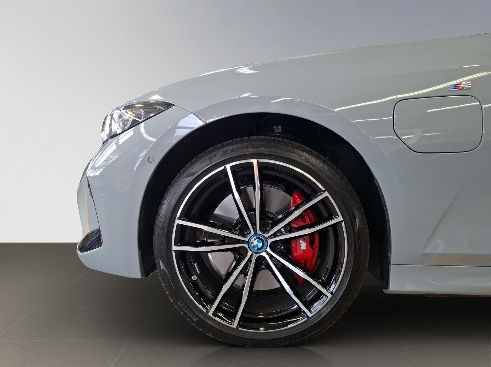 BMW 330e SAG Touring, Plug-in-Hybrid Benzina/Elettrica, Occasioni / Usate, Automatico - 3