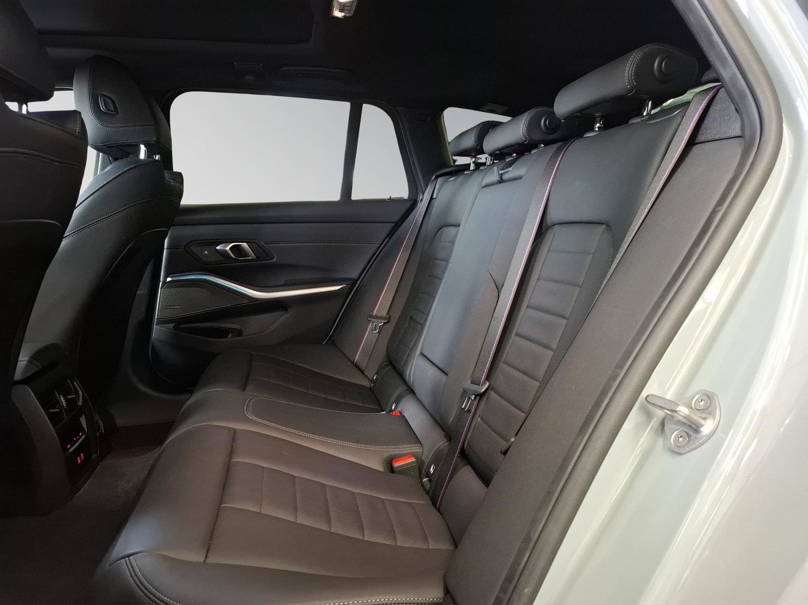 BMW 330e SAG Touring, Plug-in-Hybrid Benzina/Elettrica, Occasioni / Usate, Automatico - 7