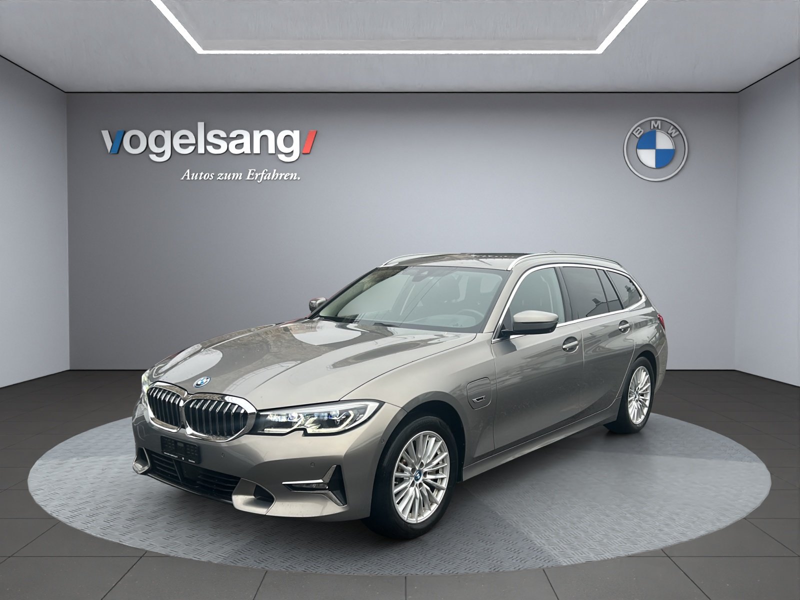 BMW 330e x DriveTouring Luxury Line Steptronic, Plug-in-Hybrid Petrol/Electric, Second hand / Used, Automatic - 3
