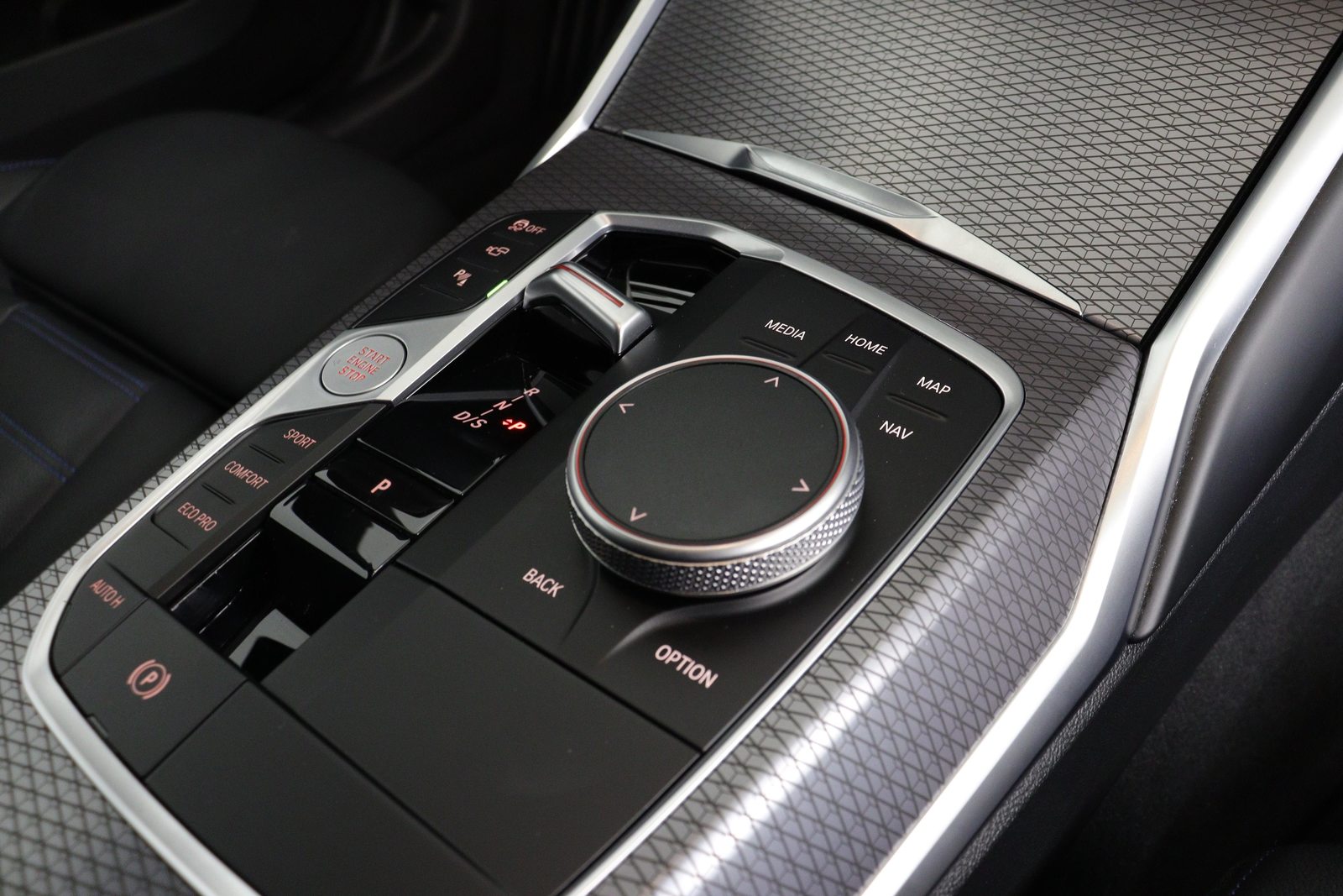 BMW 330d xDrive SAG Touring, Mild-Hybrid Diesel/Elektro, Occasion / Gebraucht, Automatik - 7