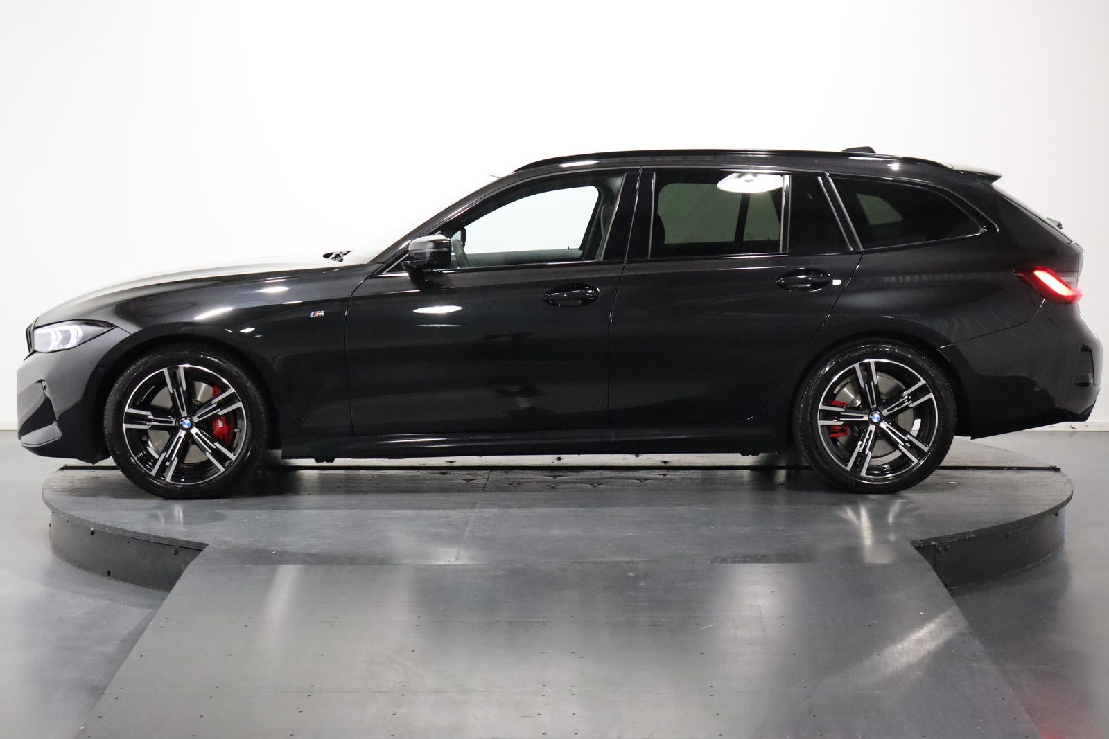 BMW 330d xDrive SAG Touring, Hybride Léger Diesel/Électricité, Occasion / Utilisé, Automatique - 2