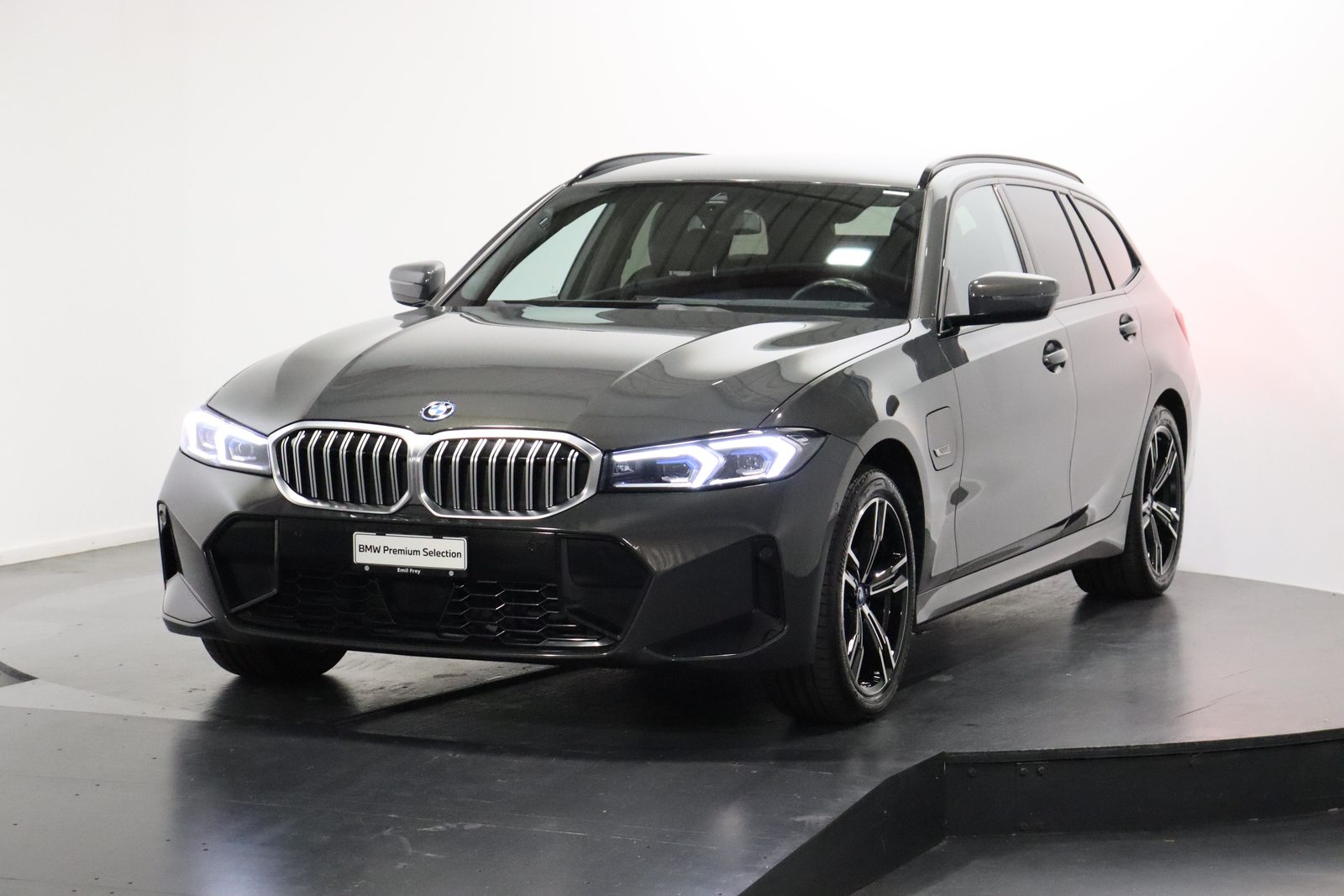 BMW 330e xDrive SAG Touring
