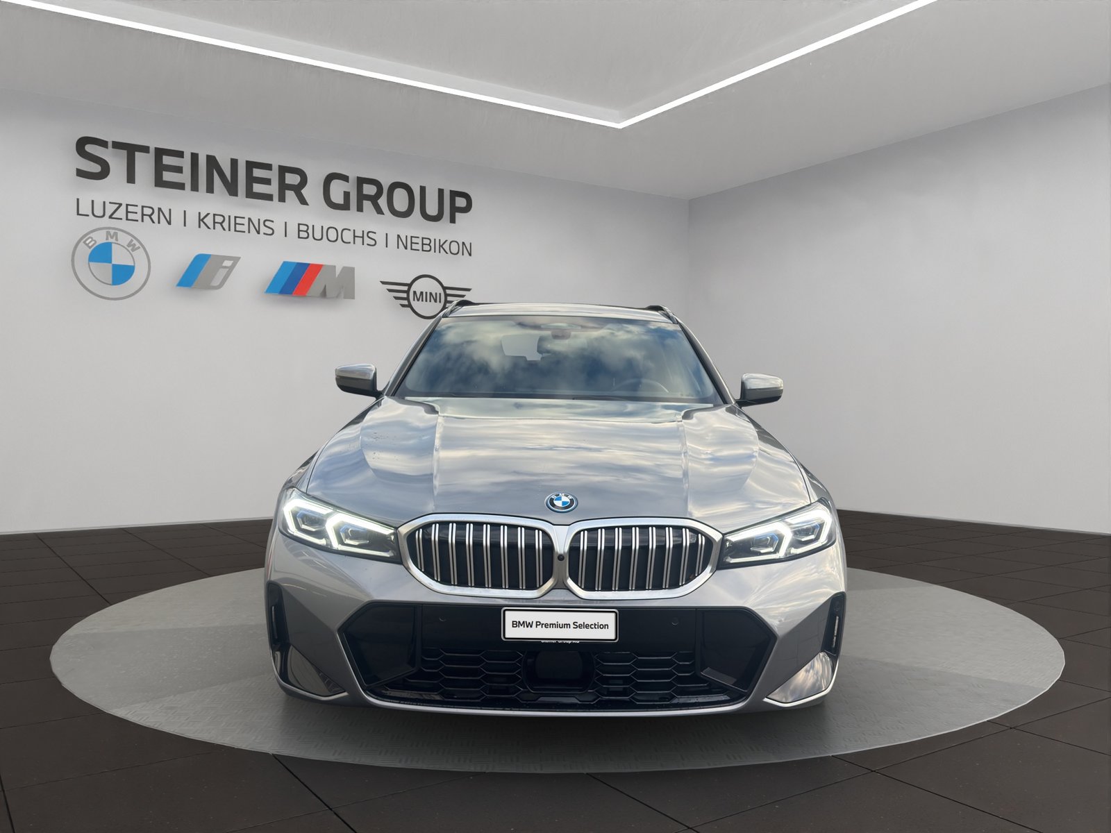 BMW 330e x DriveTouring Steptronic M Sport, Plug-in-Hybrid Petrol/Electric, Second hand / Used, Automatic - 3