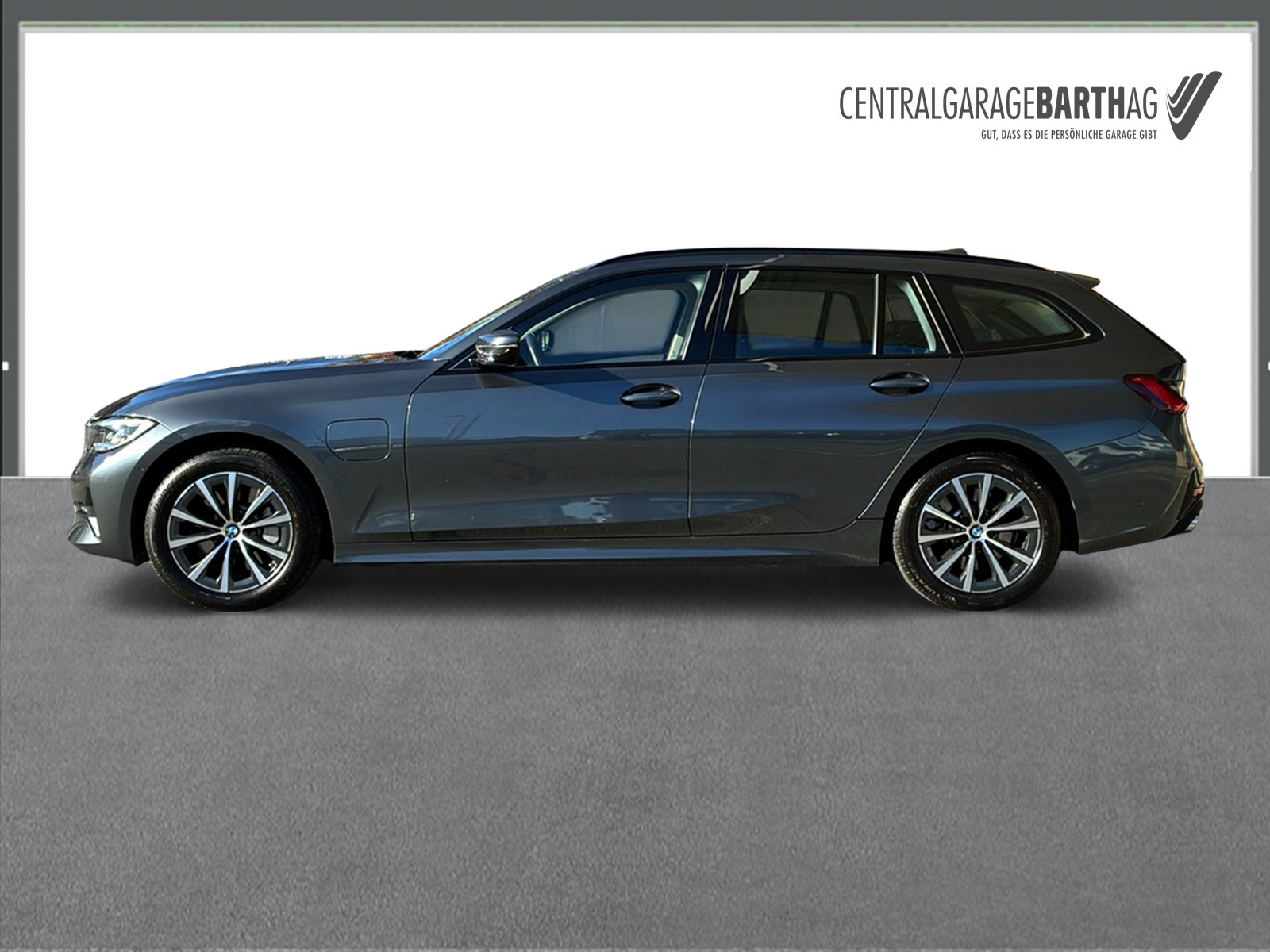 BMW 330e, Hybride Rechargeable Essence/Électricité, Occasion / Utilisé, Automatique - 4