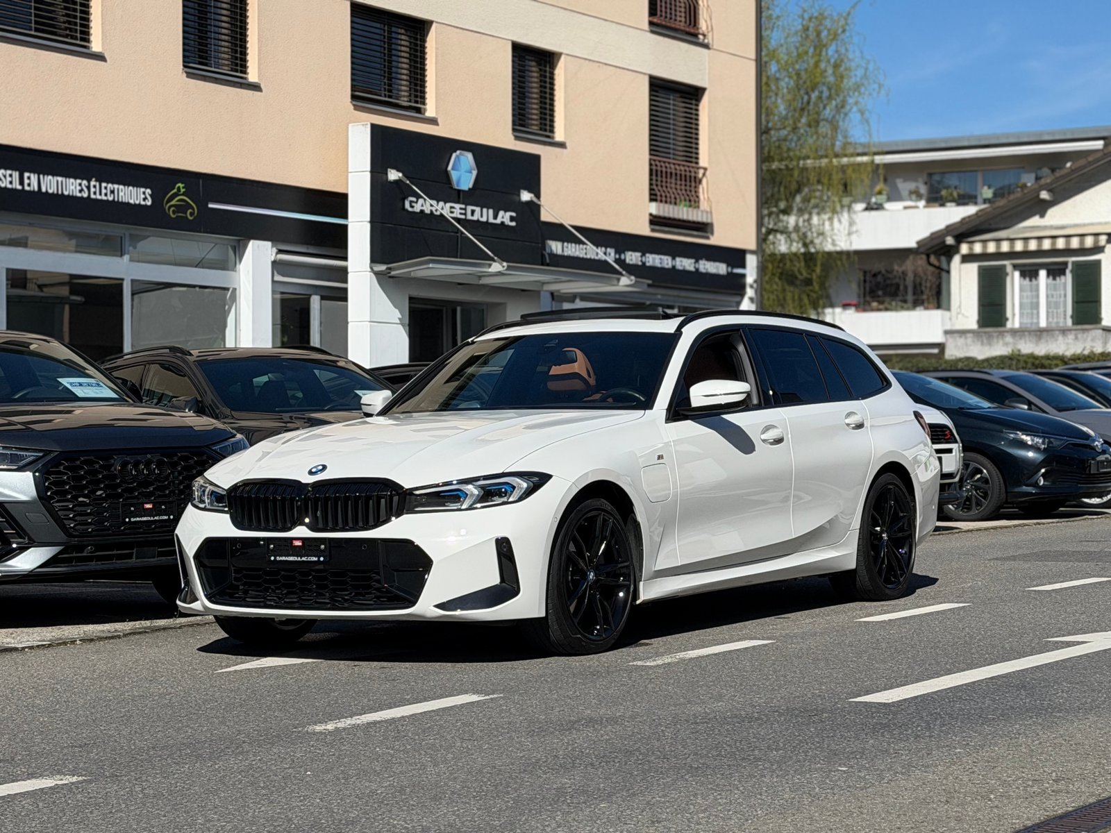 BMW 330e x DriveTouring Steptronic M Sport