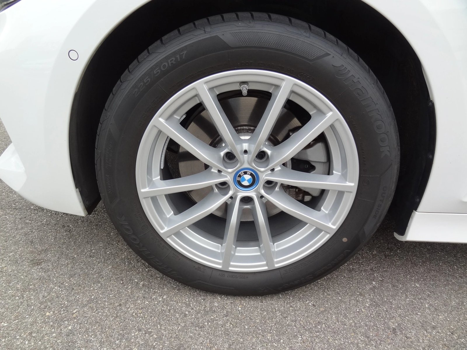 BMW 330e x DriveTouring Steptronic, Plug-in-Hybrid Benzina/Elettrica, Occasioni / Usate, Automatico - 4