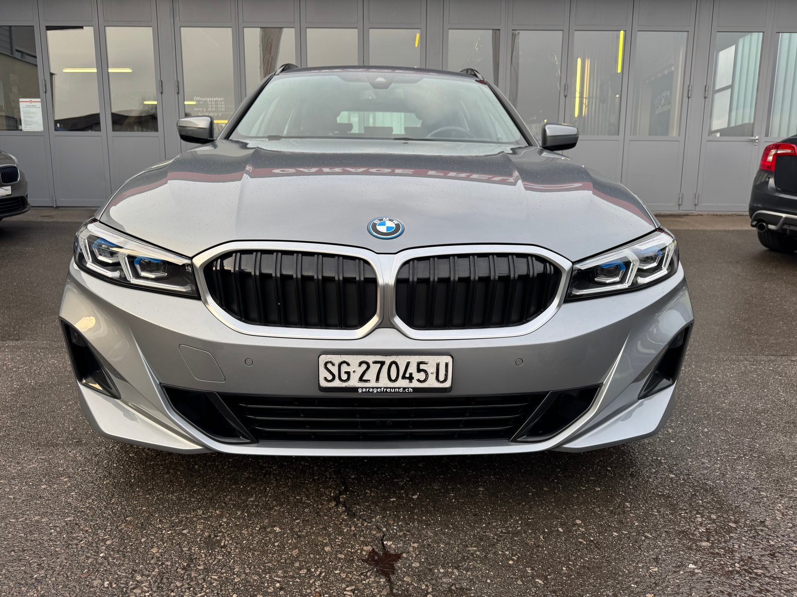 BMW 330e x DriveTouring Steptronic, Hybride Rechargeable Essence/Électricité, Occasion / Utilisé, Automatique - 3