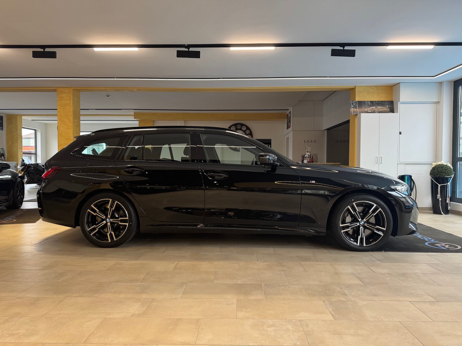 BMW 330i Touring Steptronic M Sport, Benzina, Occasioni / Usate, Automatico - 2