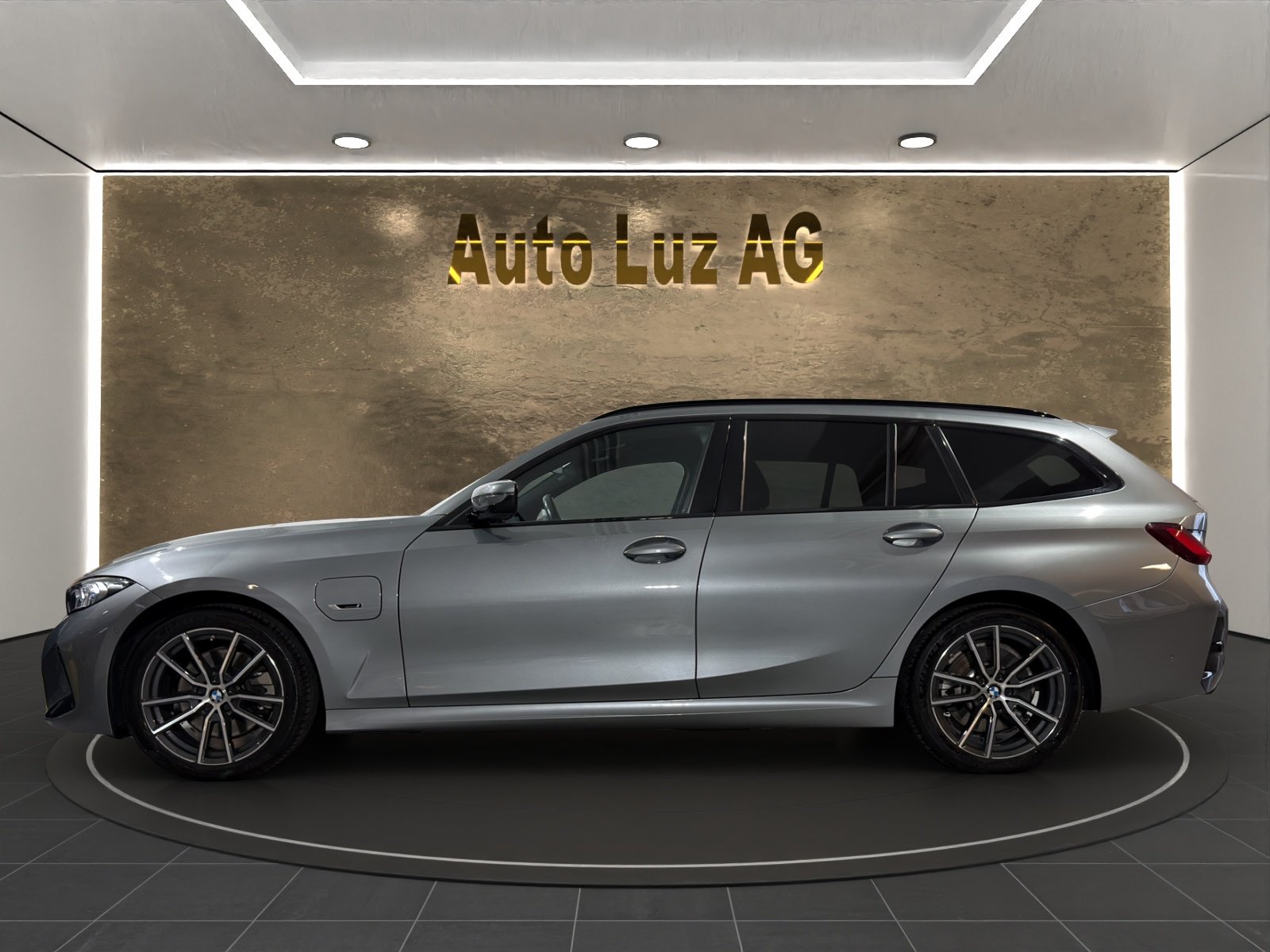 BMW 330e Steptronic M Sport, Plug-in-Hybrid Benzin/Elektro, Occasion / Gebraucht, Automatik - 6