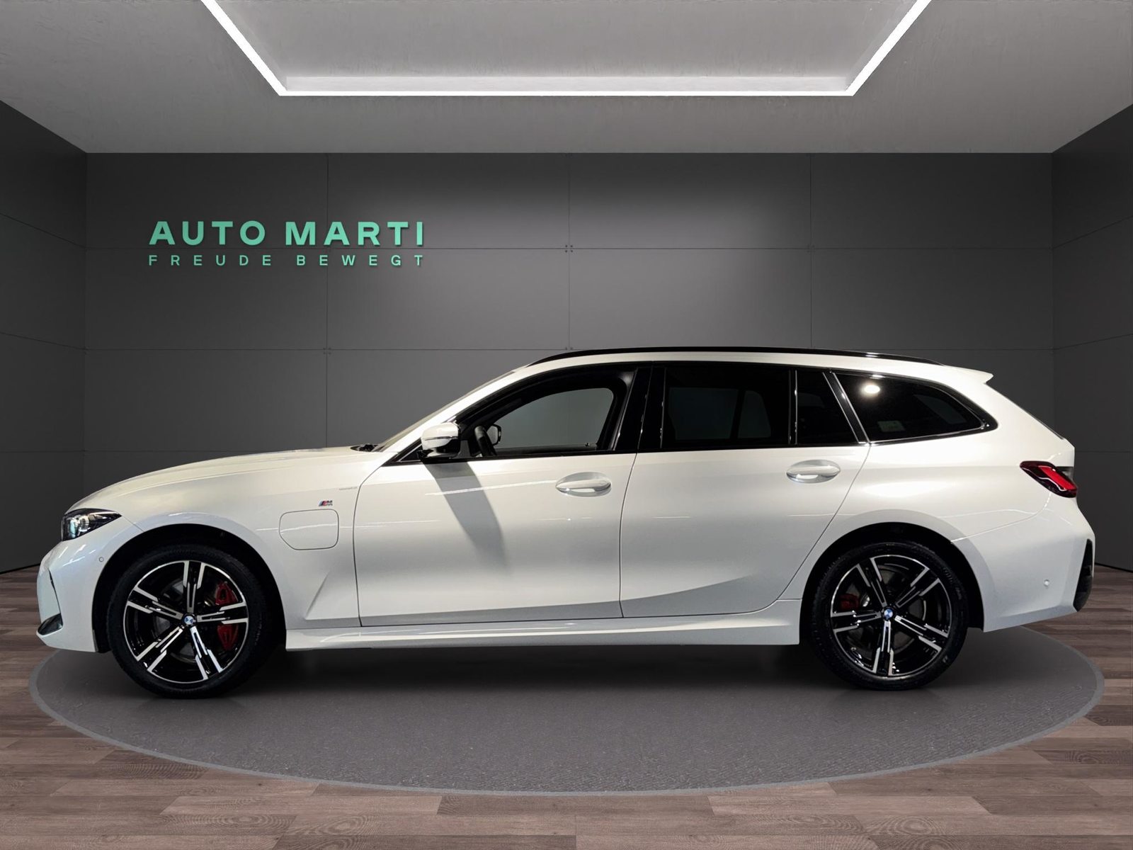 BMW 330e xDrive Touring M Sport, Hybride Rechargeable Essence/Électricité, Occasion / Utilisé, Automatique - 3