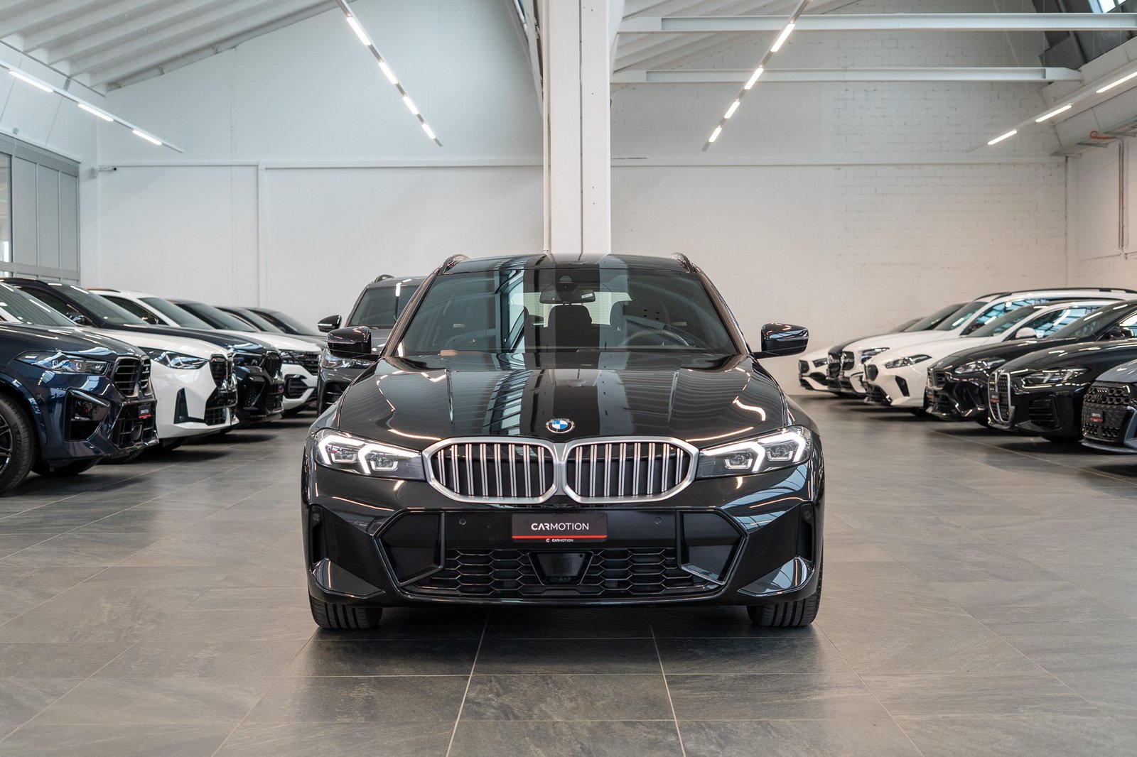 BMW 330i Touring M Sport / LCI / Rückfahrkamera / el, Benzin, Occasion / Gebraucht, Automatik - 2