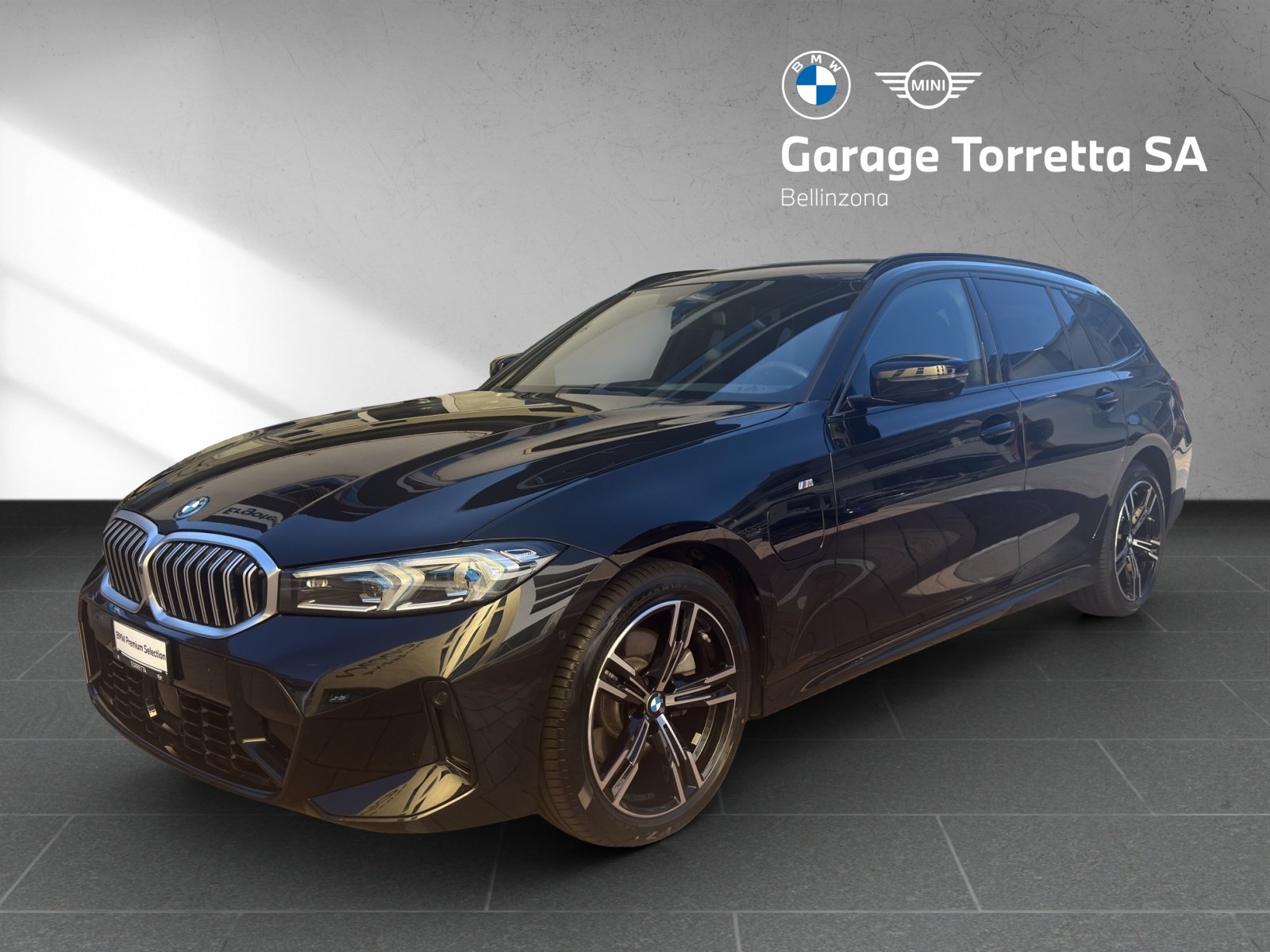 BMW 330e x DriveTouring Steptronic M Sport