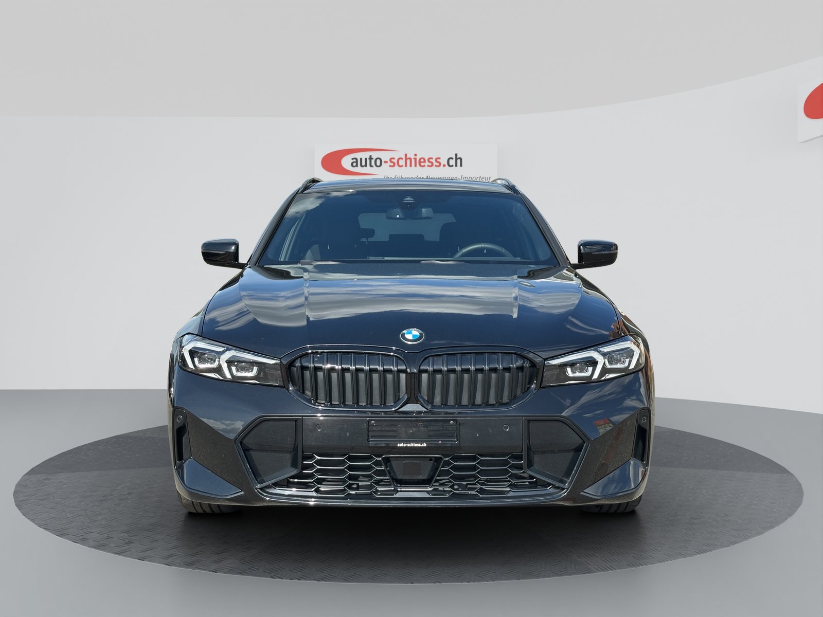 BMW 330i Touring M Sport Shadow Line Steptronic, Benzin, Occasion / Gebraucht, Automatik - 2