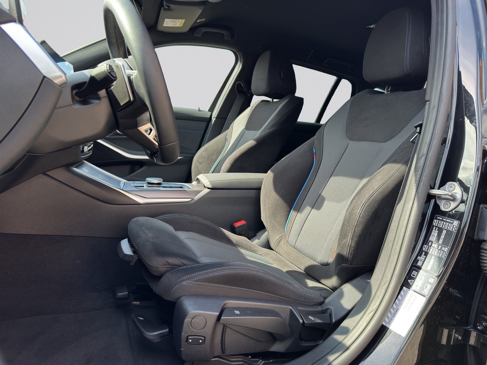 BMW 330i Touring M Sport Shadow Line Steptronic, Benzin, Occasion / Gebraucht, Automatik - 6