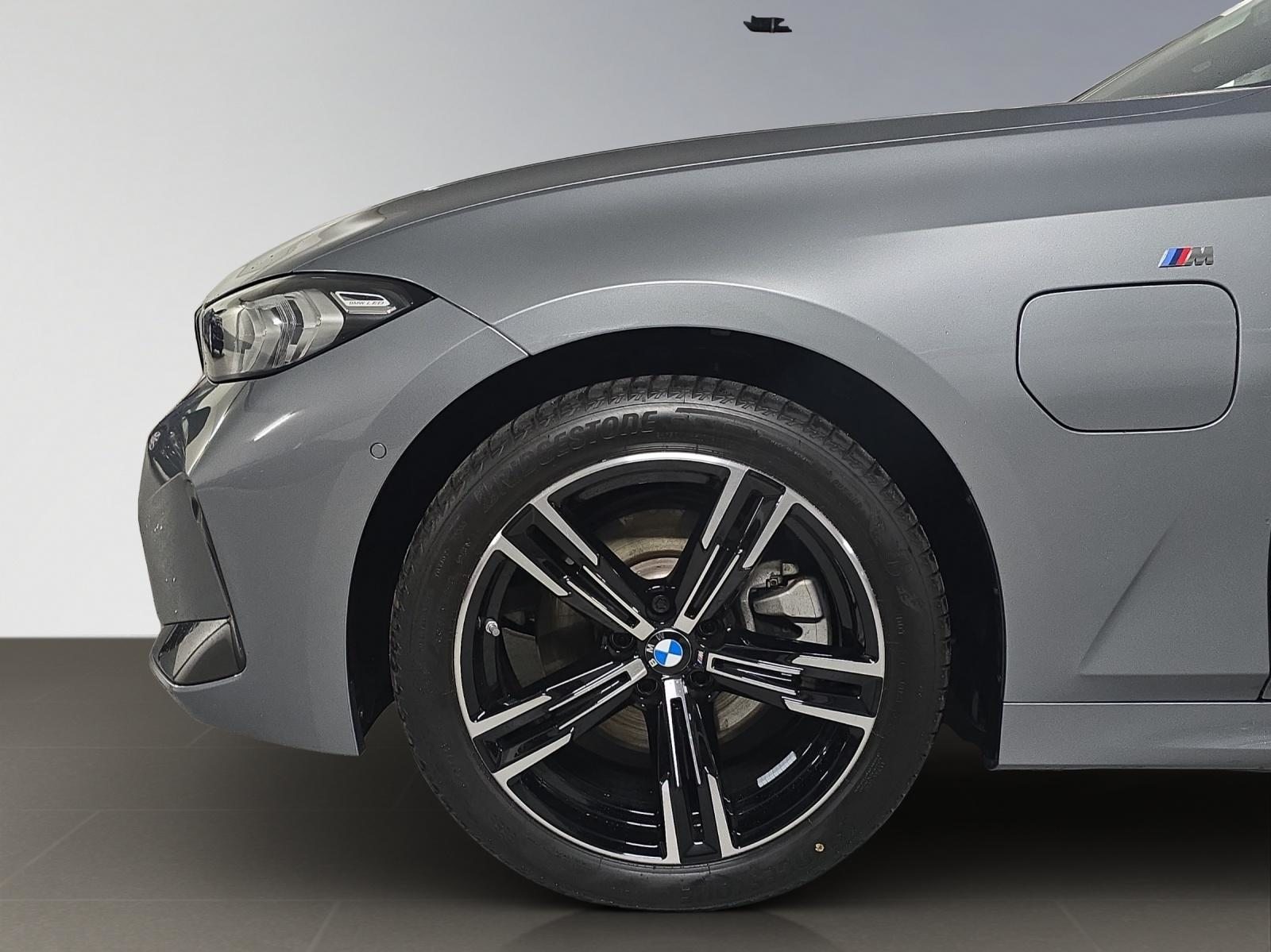 BMW 330e xDrive SAG Touring, Plug-in-Hybrid Benzin/Elektro, Occasion / Gebraucht, Automatik - 5