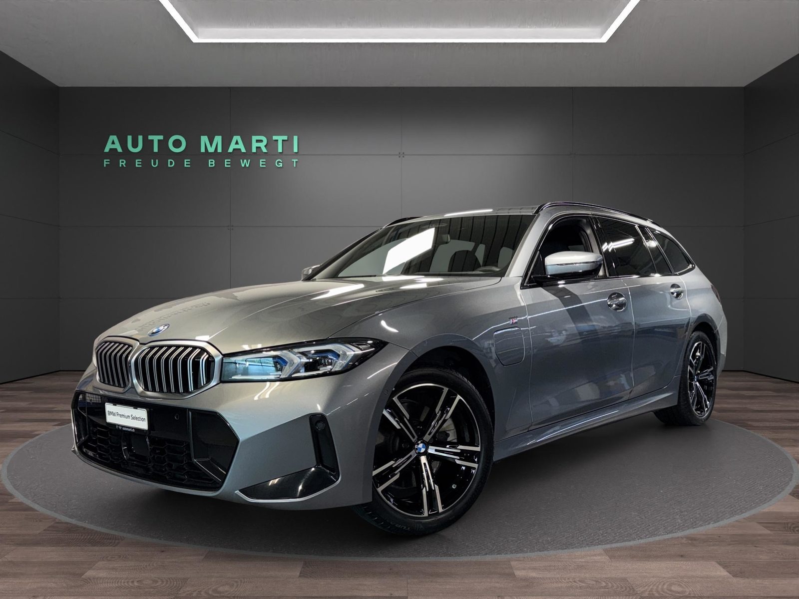 BMW 330e xDrive Touring M Sport
