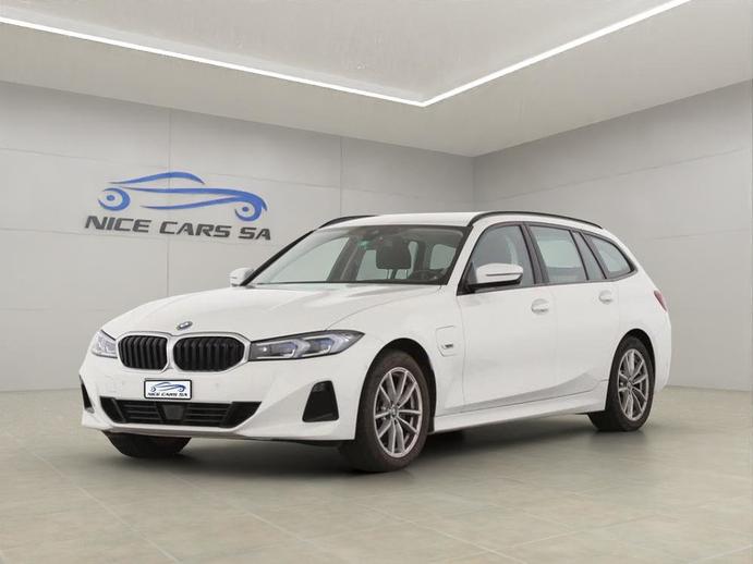BMW 330e x DriveTouring Steptronic, Plug-in-Hybrid Benzina/Elettrica, Occasioni / Usate, Automatico