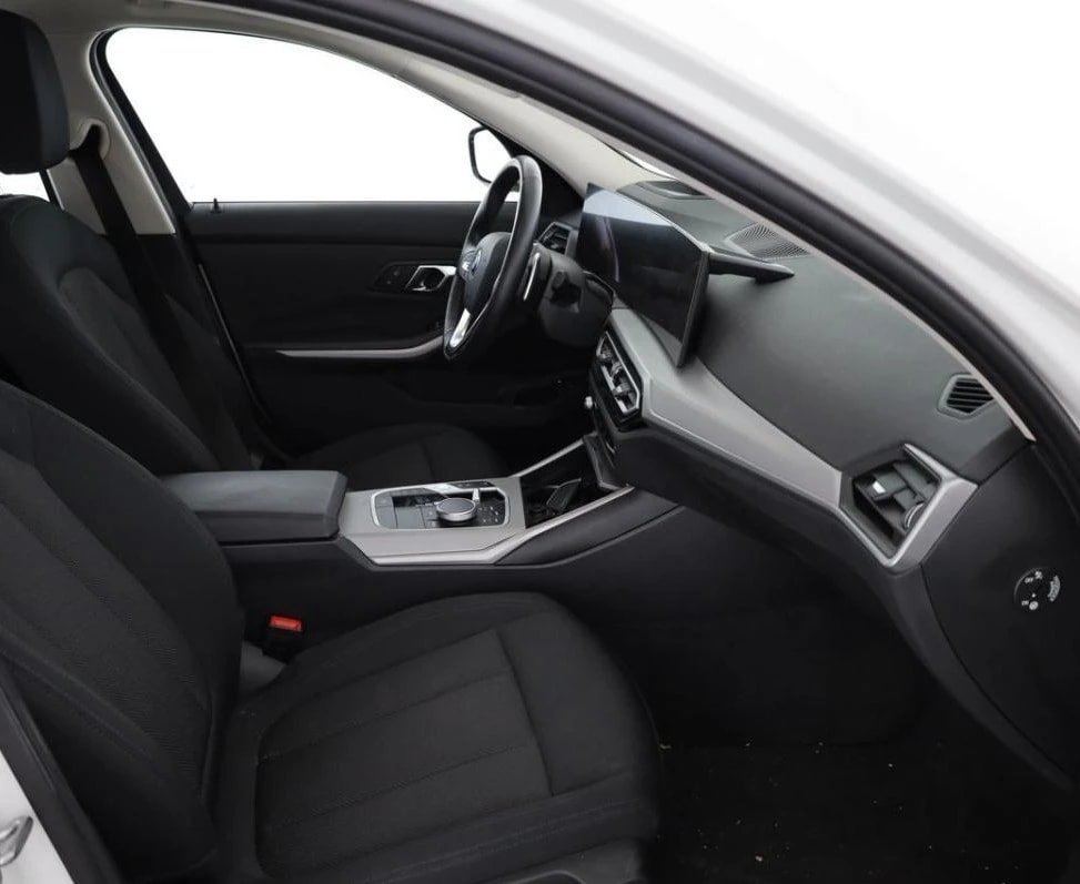 BMW 330e x DriveTouring Steptronic, Plug-in-Hybrid Petrol/Electric, Second hand / Used, Automatic - 4