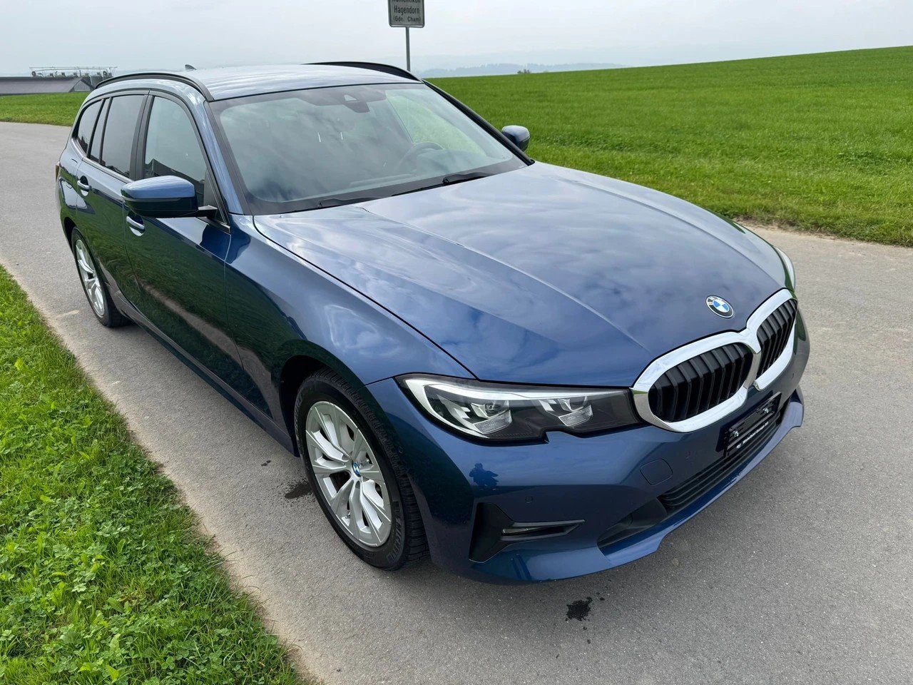 BMW 330e x DriveTouring Steptronic, Plug-in-Hybrid Petrol/Electric, Second hand / Used, Automatic - 2