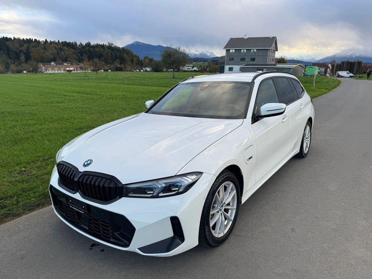 BMW 330e Steptronic M Sport Pro