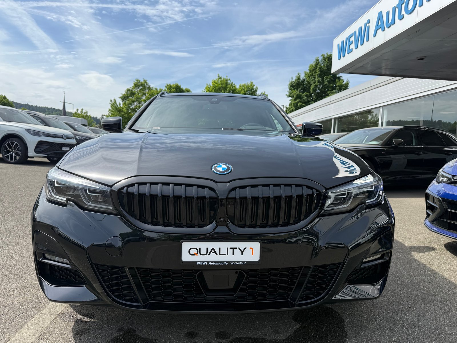 BMW 330e x DriveTouring M Sport Steptronic, Plug-in-Hybrid Benzin/Elektro, Occasion / Gebraucht, Automatik - 2