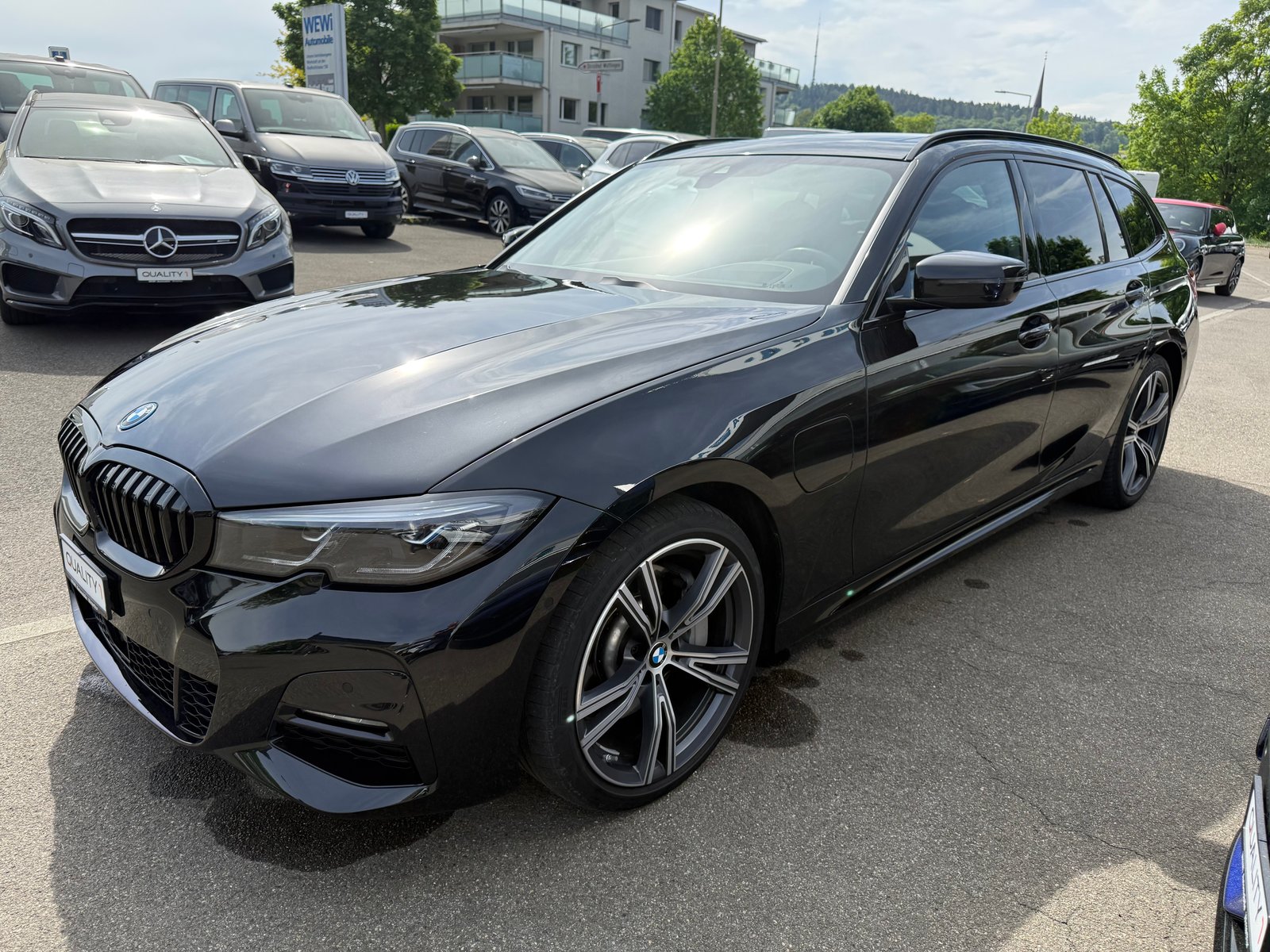 BMW 330e x DriveTouring M Sport Steptronic, Plug-in-Hybrid Benzin/Elektro, Occasion / Gebraucht, Automatik - 3
