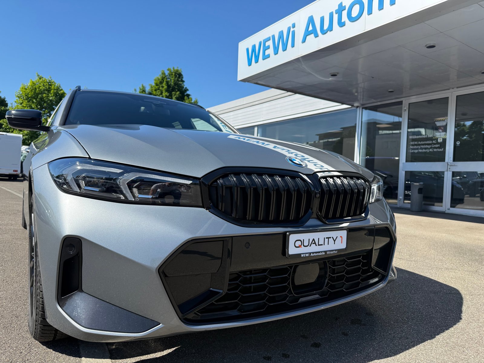 BMW 330e x DriveTouring Steptronic M Sport Pro