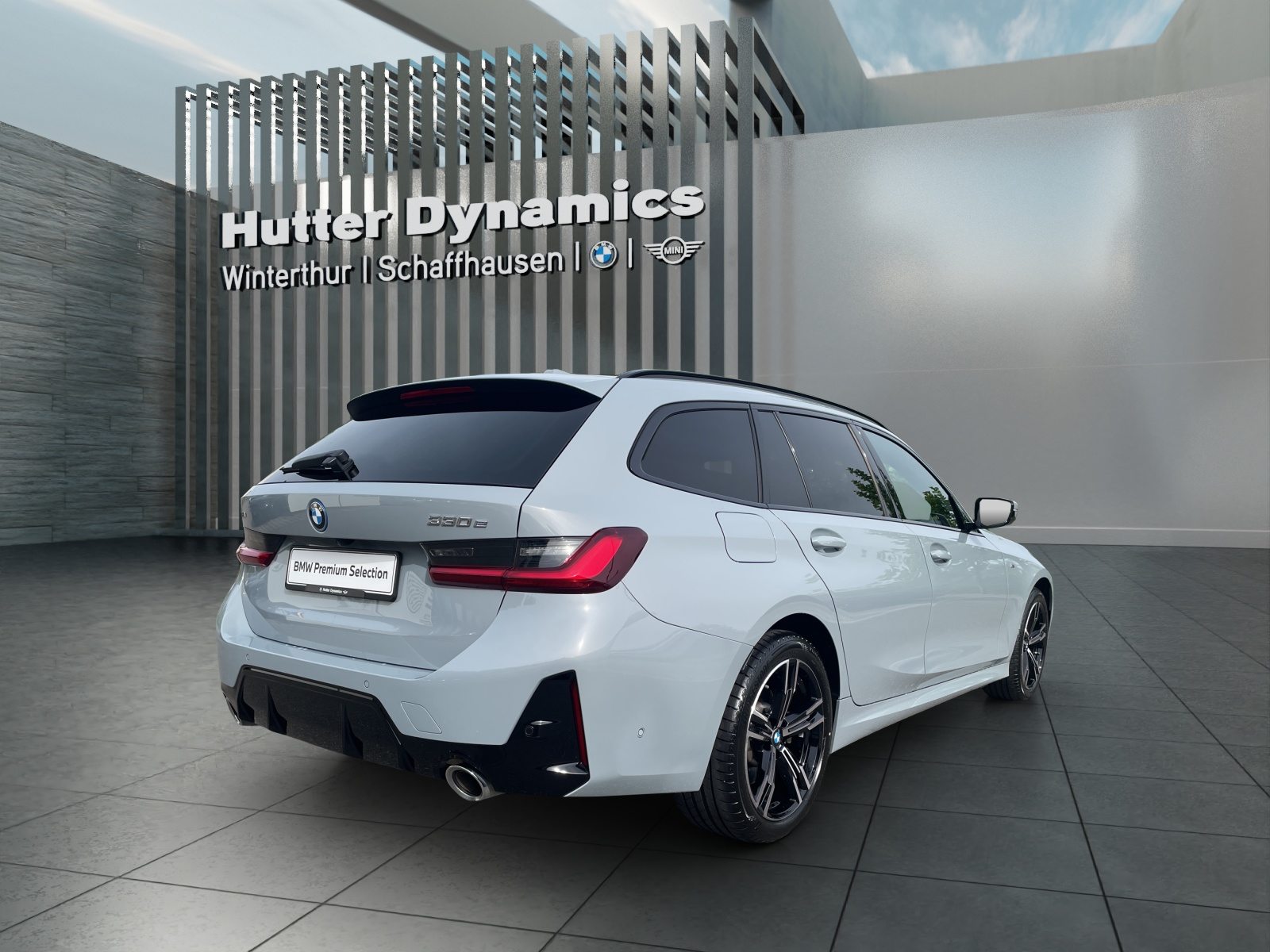 BMW 330e xDrive Touring M Sportpaket, Plug-in-Hybrid Petrol/Electric, Second hand / Used, Automatic - 6