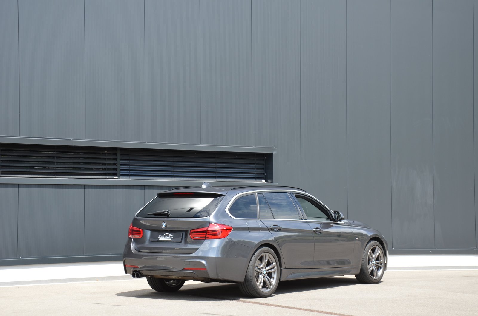 BMW 330i Touring M Sport Steptronic, Petrol, Second hand / Used, Automatic - 3