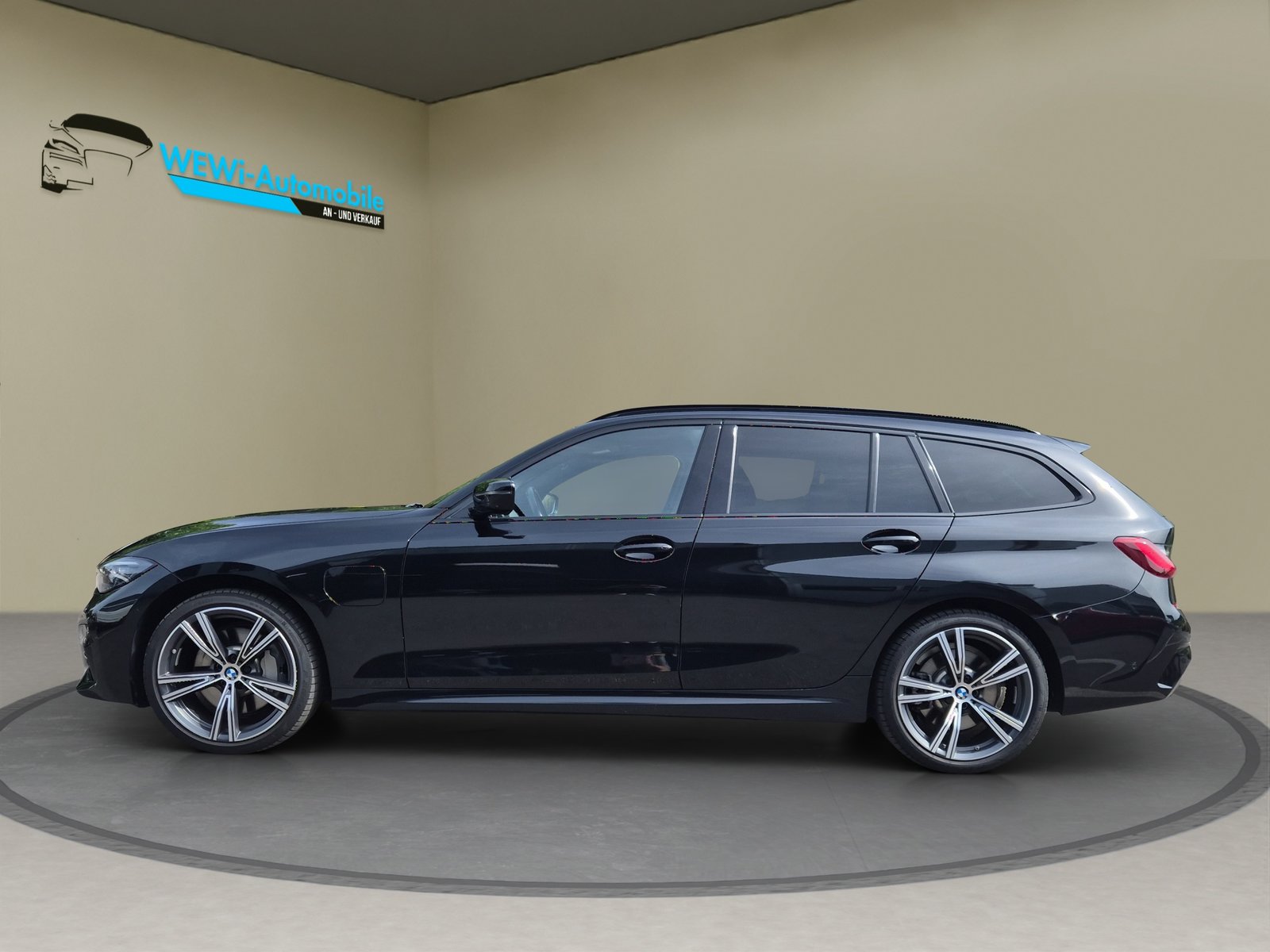 BMW 330e x DriveTouring M Sport Steptronic, Plug-in-Hybrid Benzina/Elettrica, Occasioni / Usate, Automatico - 2