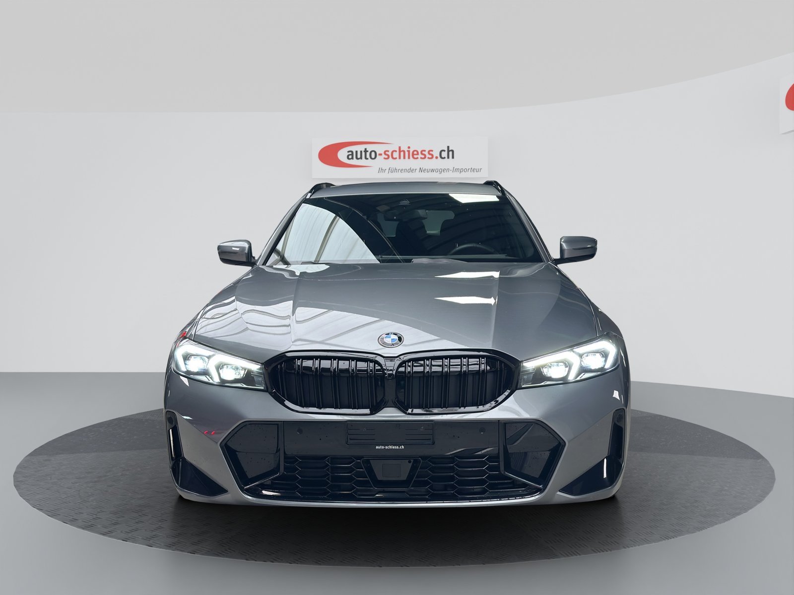 BMW 330i Touring Steptronic M Sport, Benzin, Occasion / Gebraucht, Automatik - 2