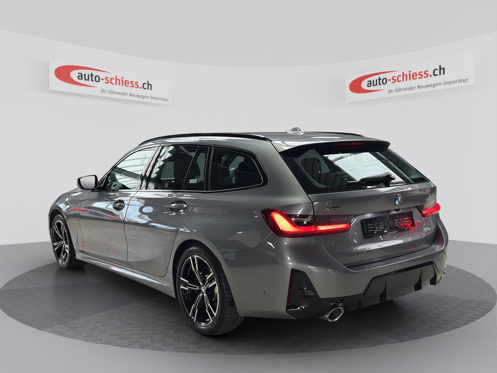 BMW 330i Touring Steptronic M Sport, Benzin, Occasion / Gebraucht, Automatik - 3