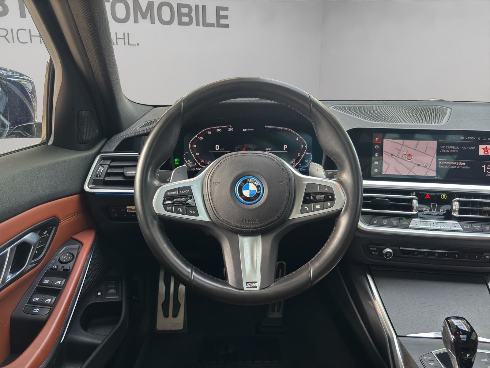 BMW 330e xDrive SAG Touring, Hybride Rechargeable Essence/Électricité, Occasion / Utilisé, Automatique - 6