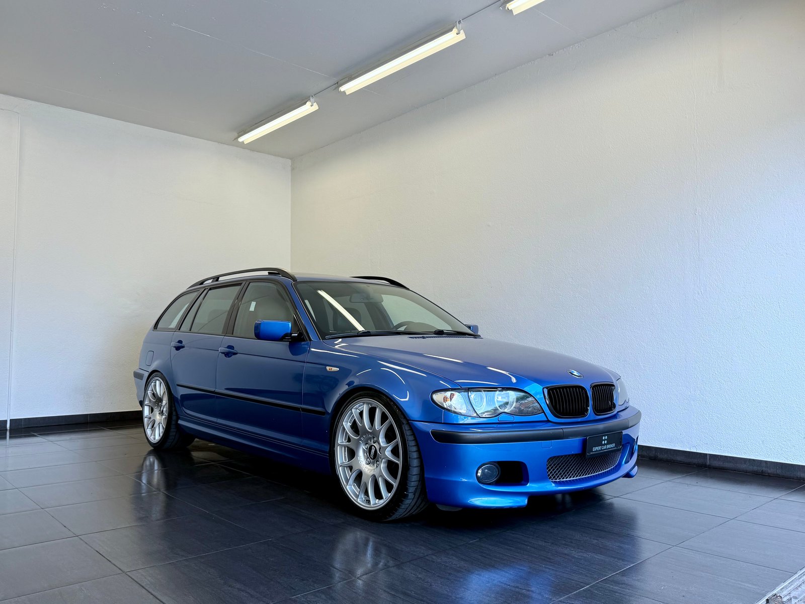 BMW 330i Touring, Petrol, Second hand / Used, Manual - 2