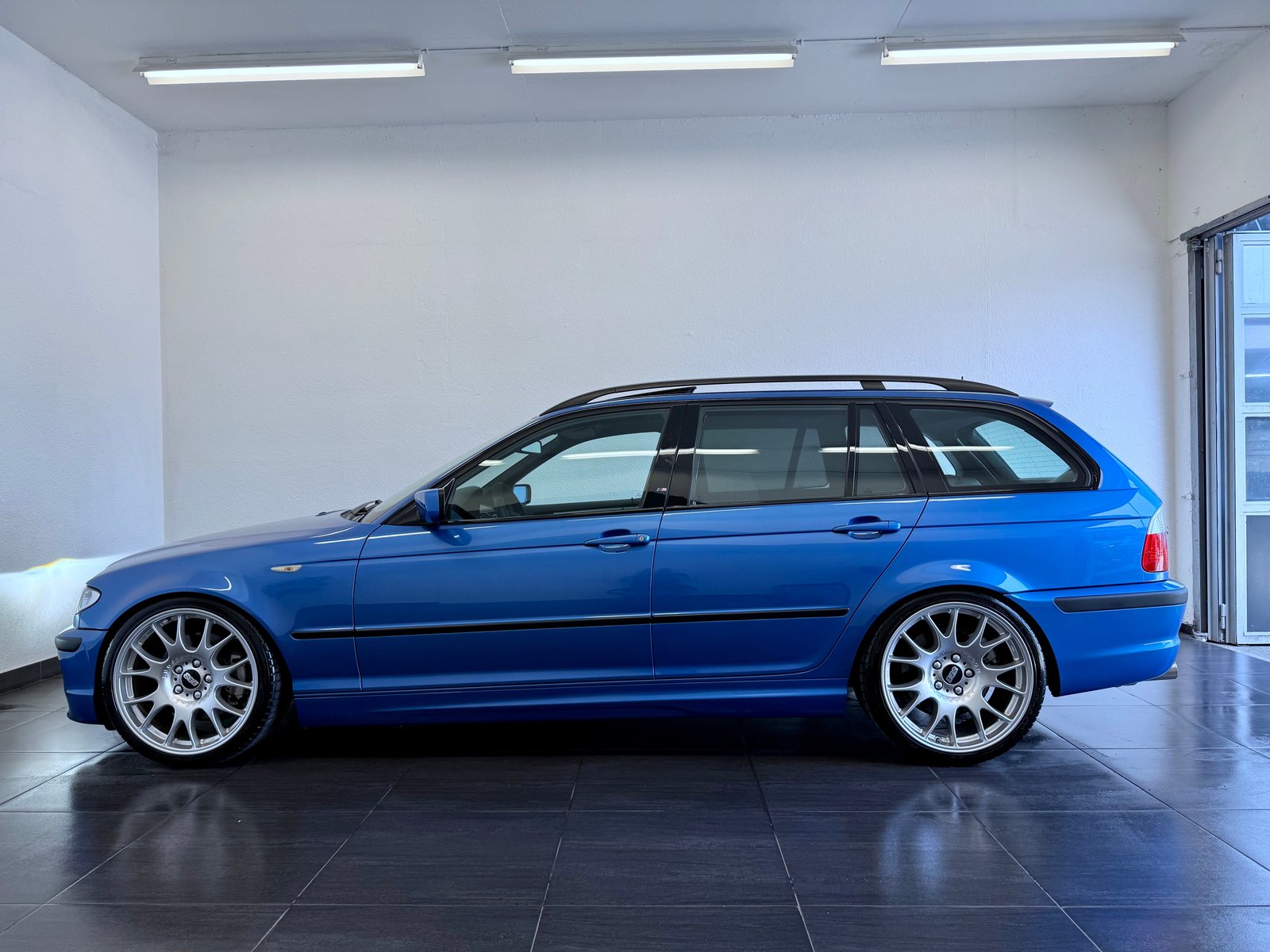 BMW 330i Touring, Petrol, Second hand / Used, Manual - 7
