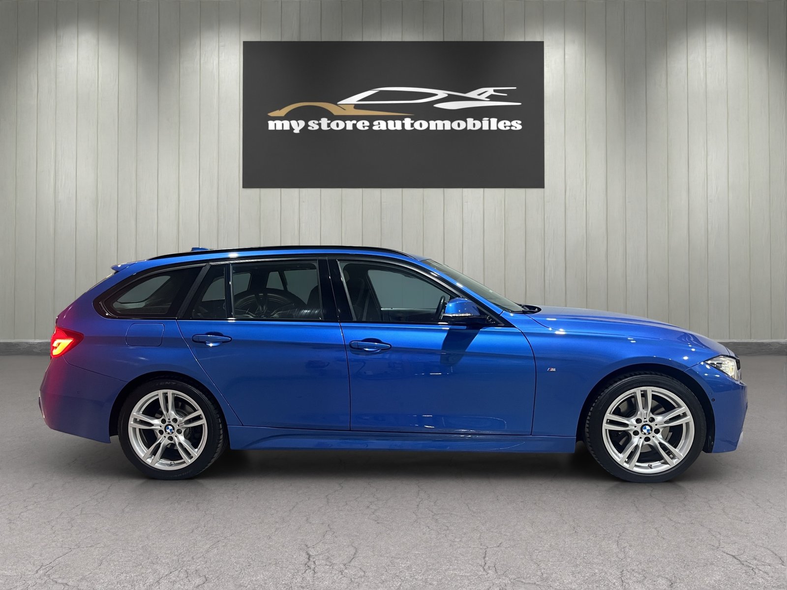 BMW 330i Touring Edition M Sport Steptronic