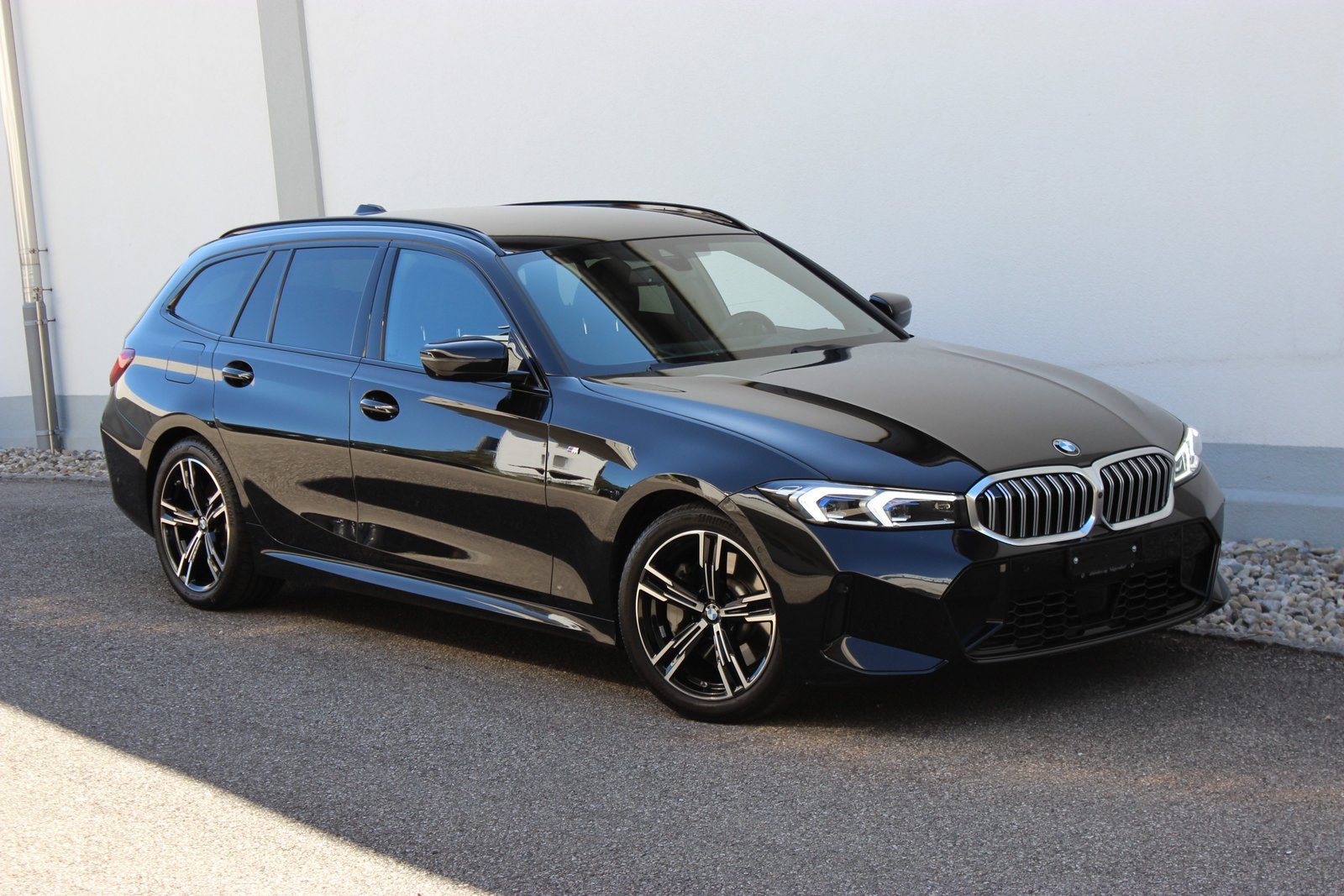 BMW 330d 48V Touring M Sport *ANHÄNGERKUPPLUNG*