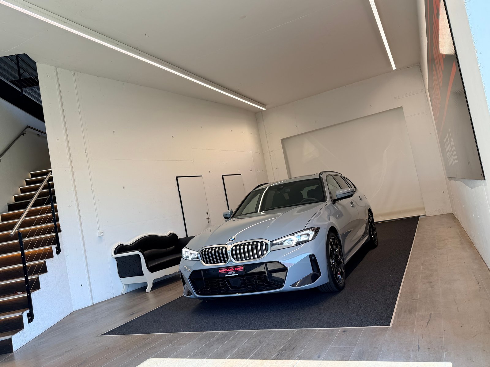 BMW 330i Touring Steptronic M Sport Pro, Benzin, Occasion / Gebraucht, Automatik - 3