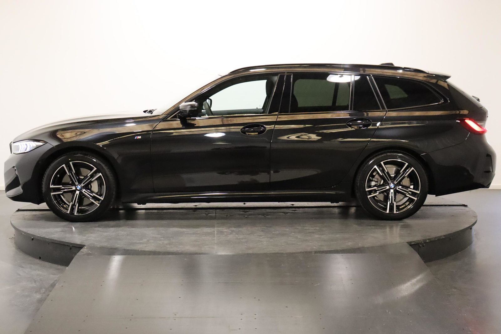 BMW 330i xDrive SAG Touring, Petrol, Second hand / Used, Automatic - 2
