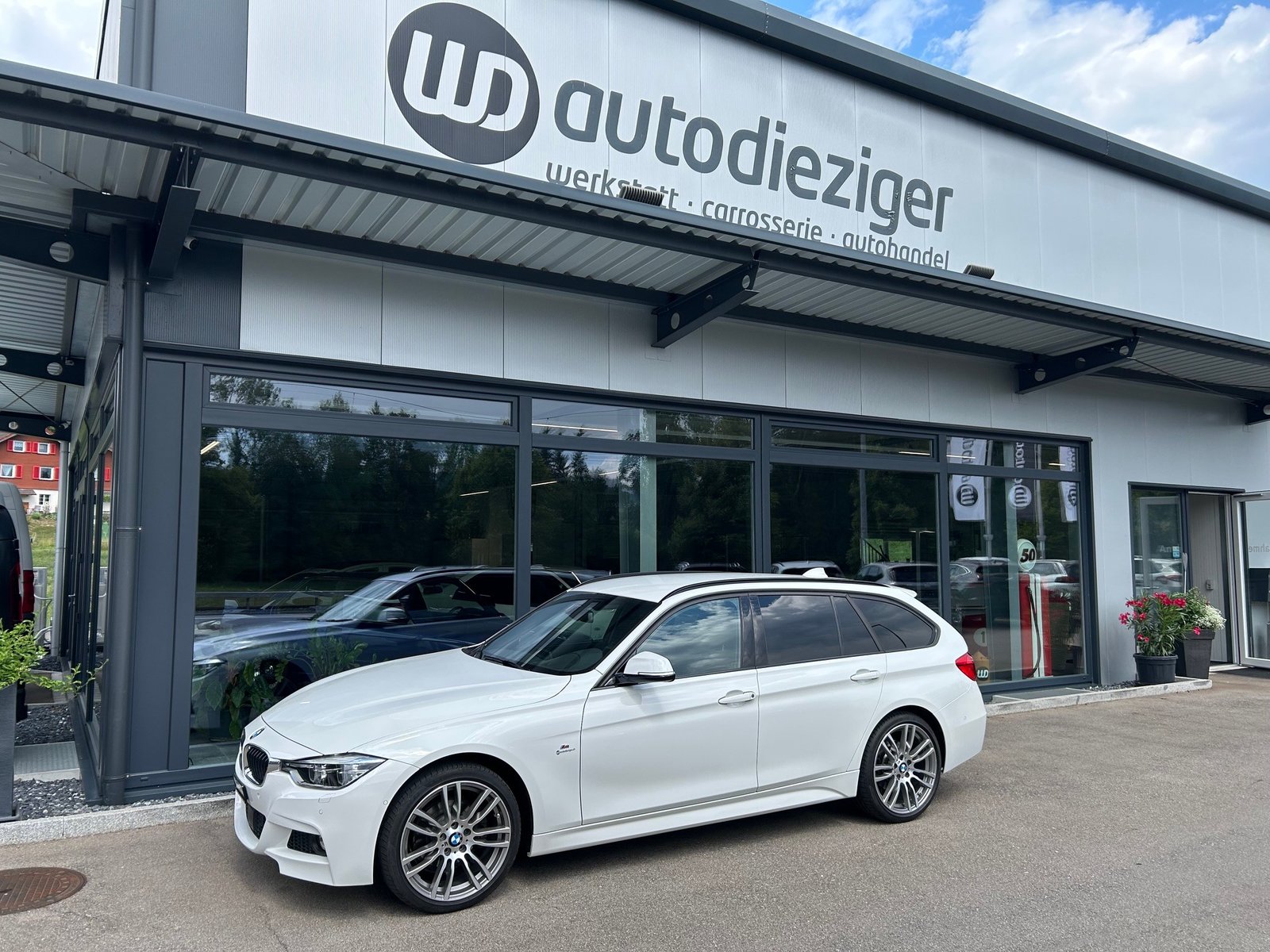 BMW 330i Touring M Sport Steptronic