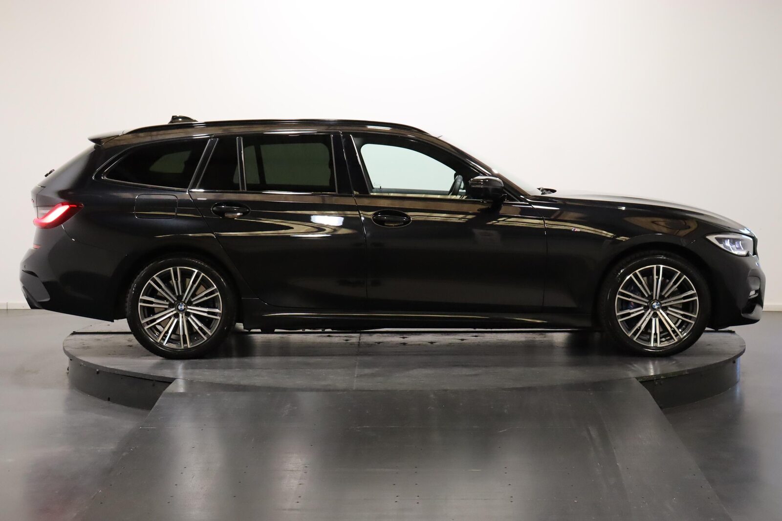 BMW 330e xDrive, Hybride Rechargeable Essence/Électricité, Occasion / Utilisé, Automatique - 5