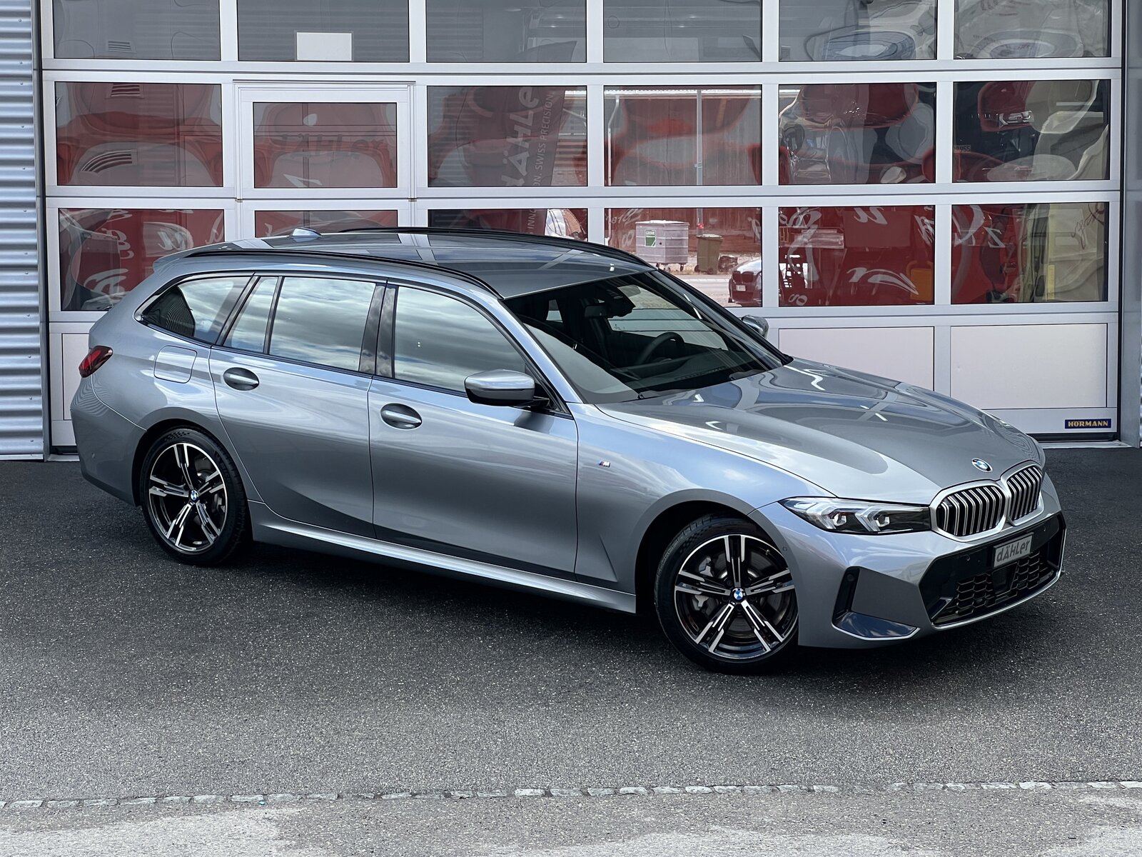 BMW 330 330i Touring Steptronic M Sport, Benzin, Occasion / Gebraucht, Automatik - 2
