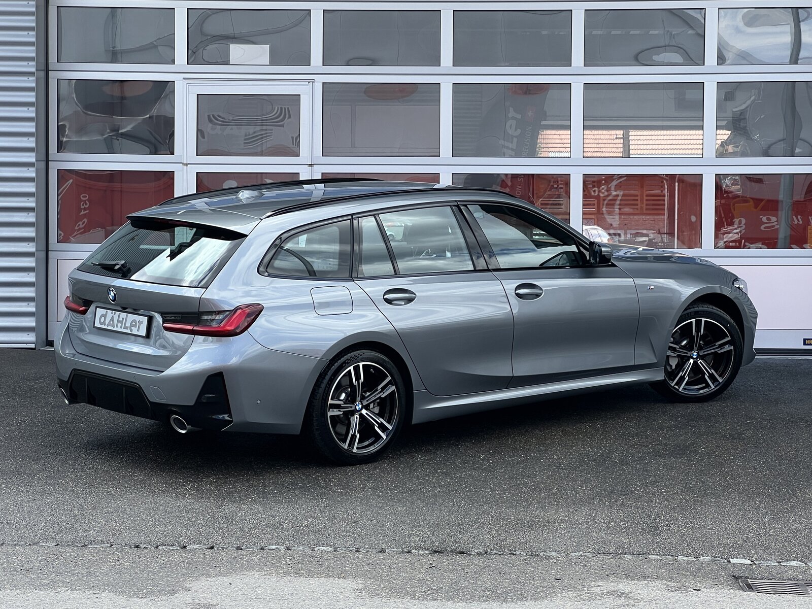 BMW 330 330i Touring Steptronic M Sport, Benzin, Occasion / Gebraucht, Automatik - 3