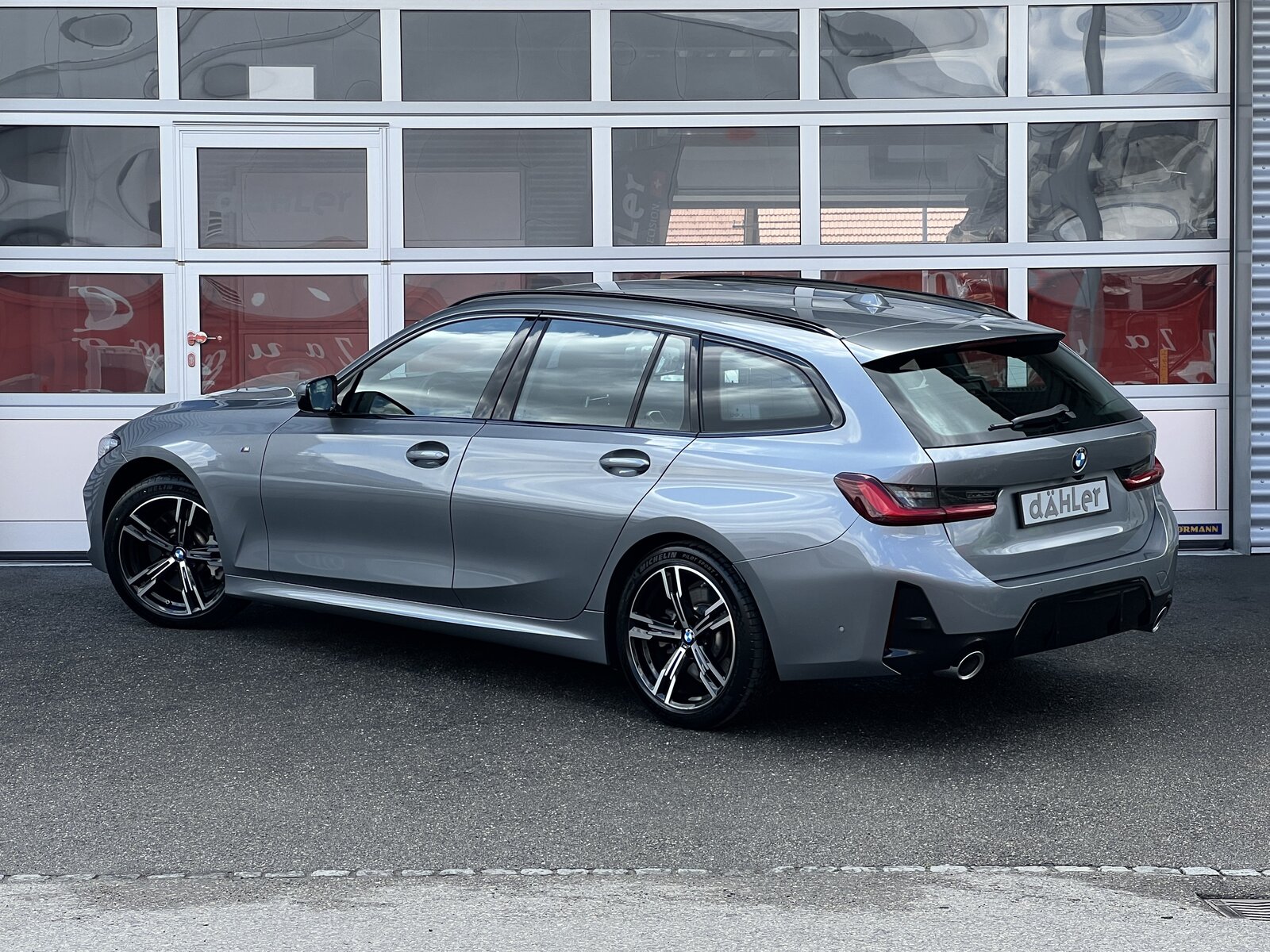 BMW 330 330i Touring Steptronic M Sport, Benzin, Occasion / Gebraucht, Automatik - 4